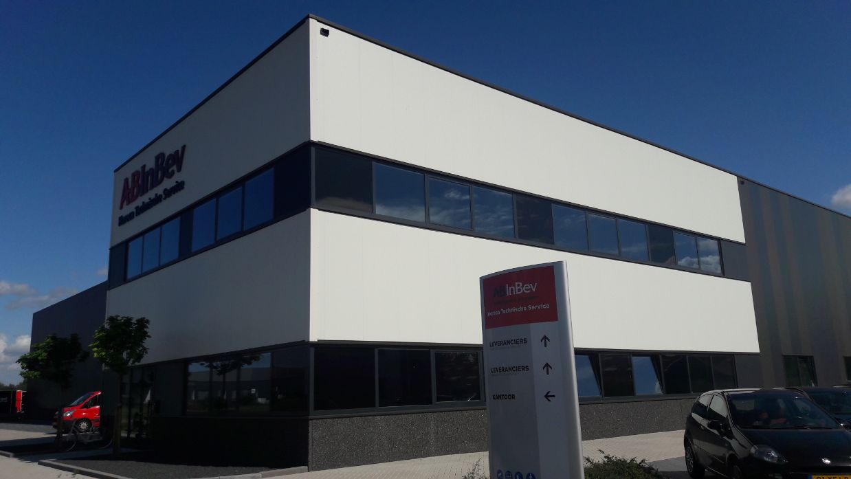 AB  <a href='/aandeel/profiel/51-ab-inbev'>AB InBev</a> 